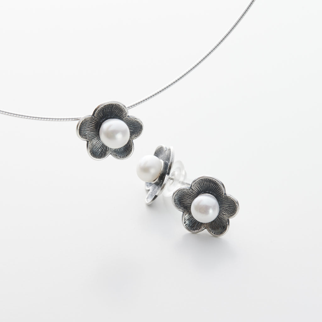 Ume Flower Peal Set - Necklace + Earring