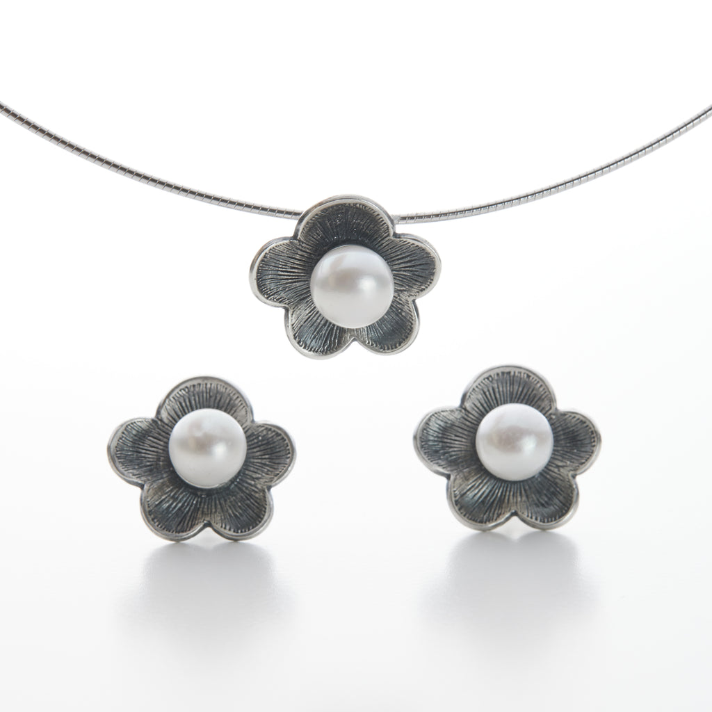 Ume Flower Peal Set - Necklace + Earring